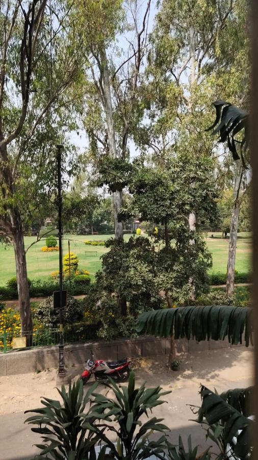 Maplewood Guest House, Neeti Bagh, New Delhiit Is A Boutiqu Guest House - Room 5 Luaran gambar