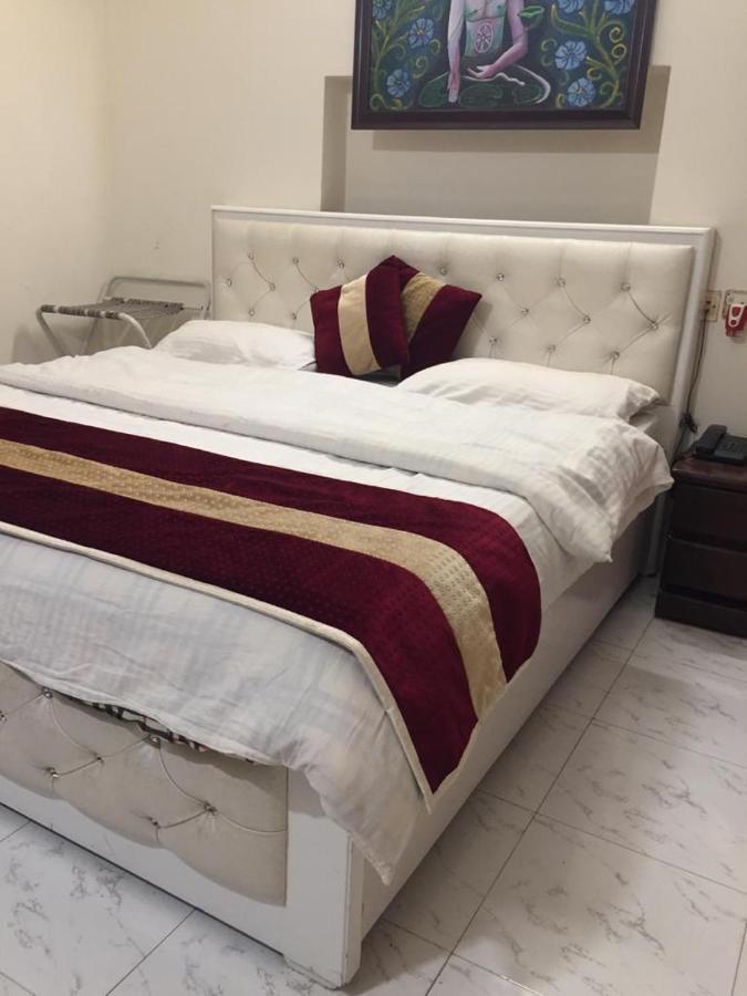 Maplewood Guest House, Neeti Bagh, New Delhiit Is A Boutiqu Guest House - Room 5 Luaran gambar