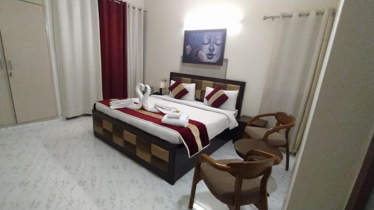Maplewood Guest House, Neeti Bagh, New Delhiit Is A Boutiqu Guest House - Room 5 Luaran gambar