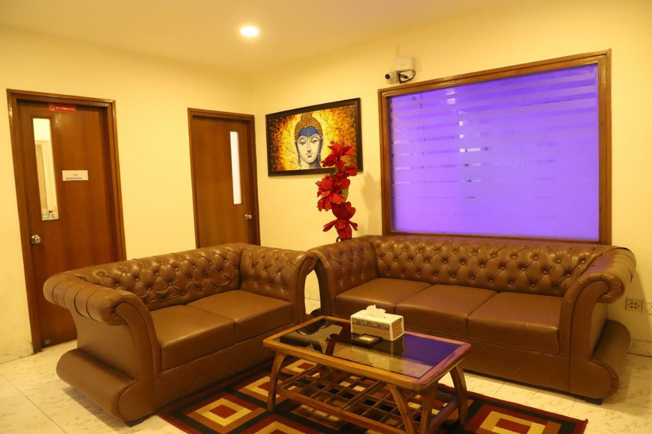 Maplewood Guest House, Neeti Bagh, New Delhiit Is A Boutiqu Guest House - Room 5 Luaran gambar
