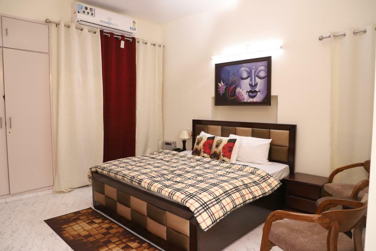 Maplewood Guest House, Neeti Bagh, New Delhiit Is A Boutiqu Guest House - Room 5 Luaran gambar