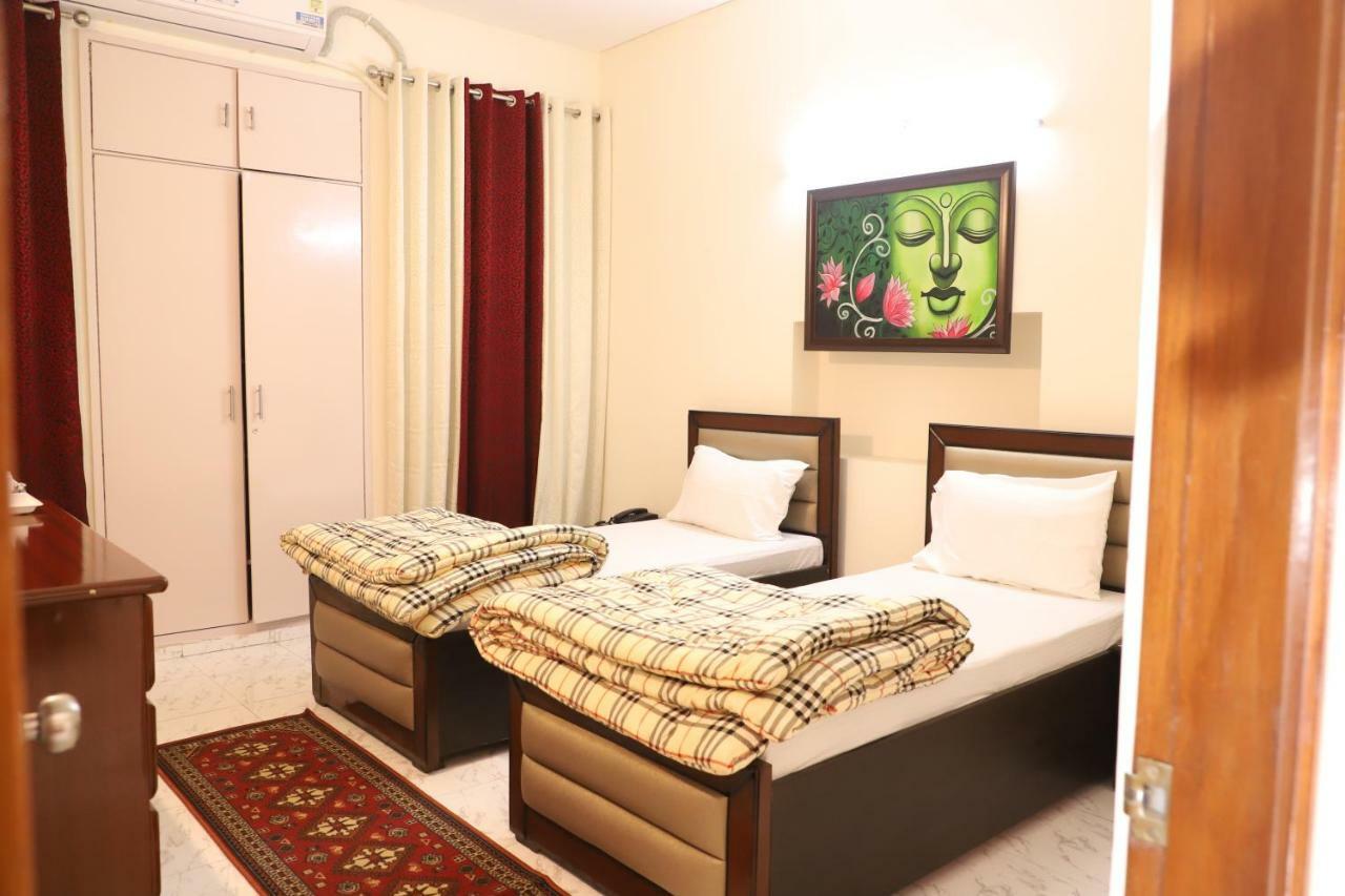 Maplewood Guest House, Neeti Bagh, New Delhiit Is A Boutiqu Guest House - Room 5 Luaran gambar