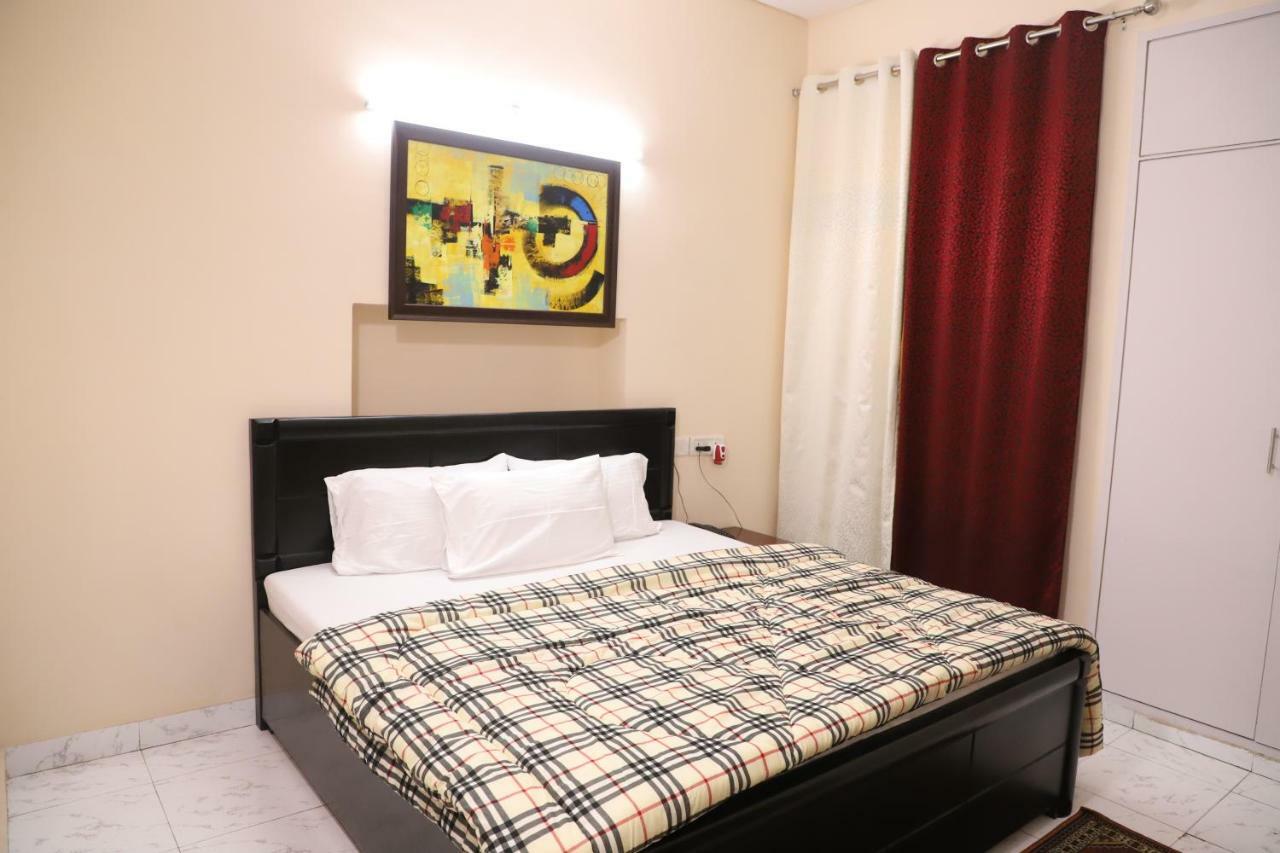 Maplewood Guest House, Neeti Bagh, New Delhiit Is A Boutiqu Guest House - Room 5 Luaran gambar