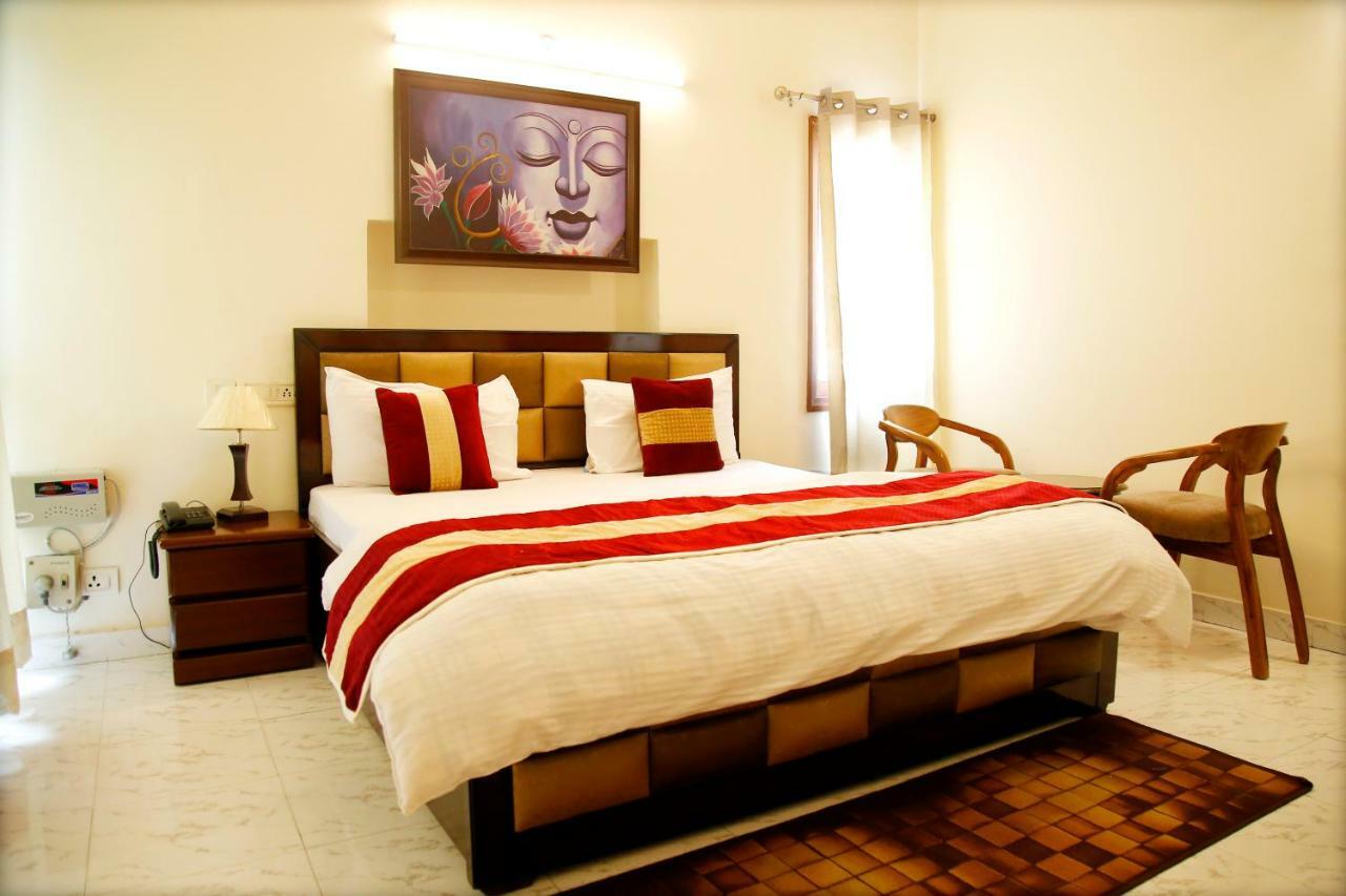 Maplewood Guest House, Neeti Bagh, New Delhiit Is A Boutiqu Guest House - Room 5 Luaran gambar