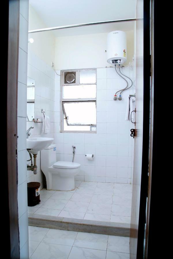 Maplewood Guest House, Neeti Bagh, New Delhiit Is A Boutiqu Guest House - Room 5 Luaran gambar
