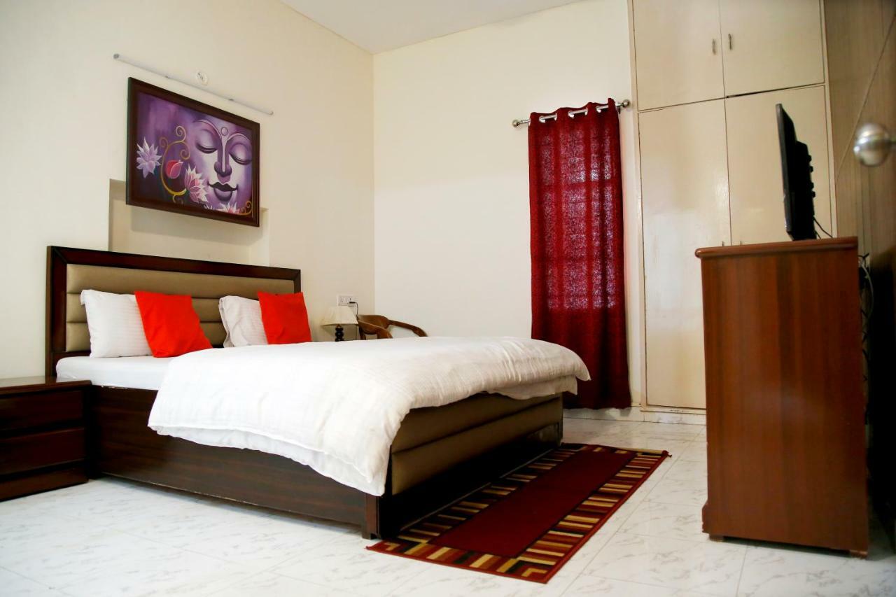 Maplewood Guest House, Neeti Bagh, New Delhiit Is A Boutiqu Guest House - Room 5 Luaran gambar