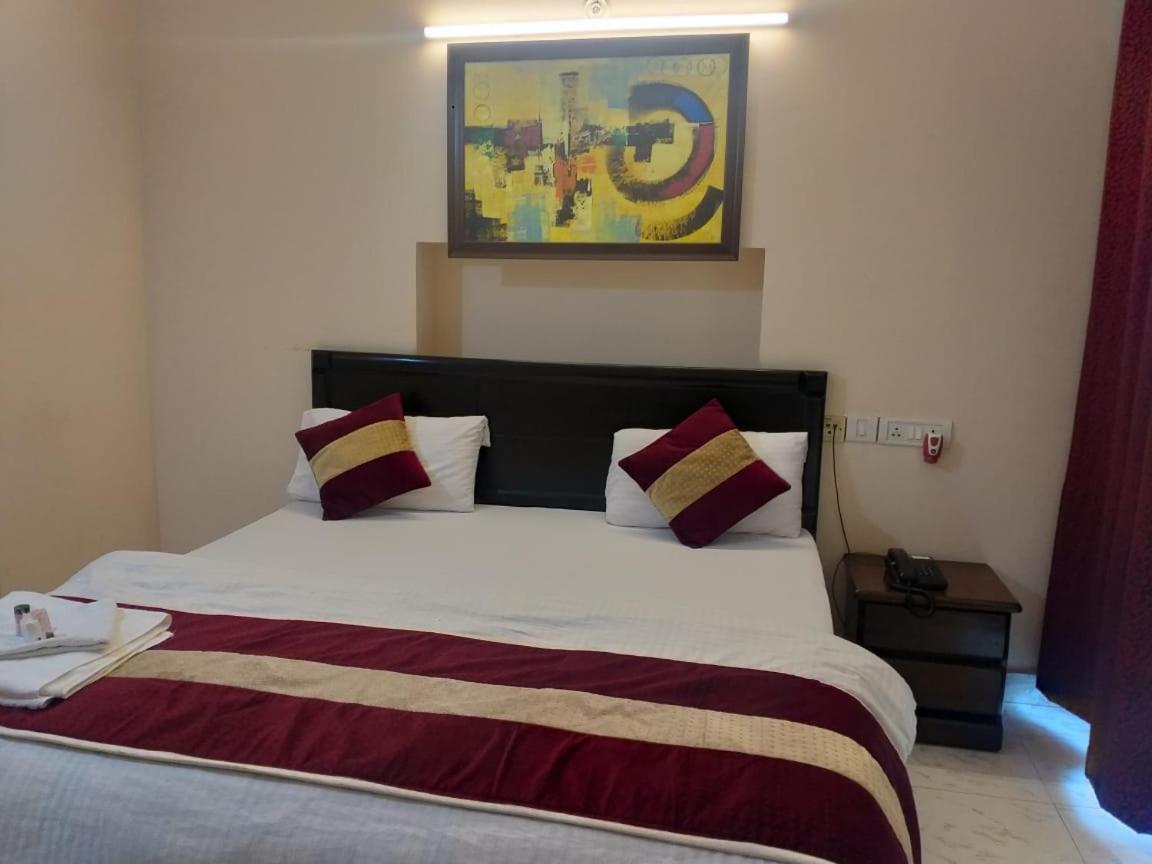 Maplewood Guest House, Neeti Bagh, New Delhiit Is A Boutiqu Guest House - Room 5 Luaran gambar
